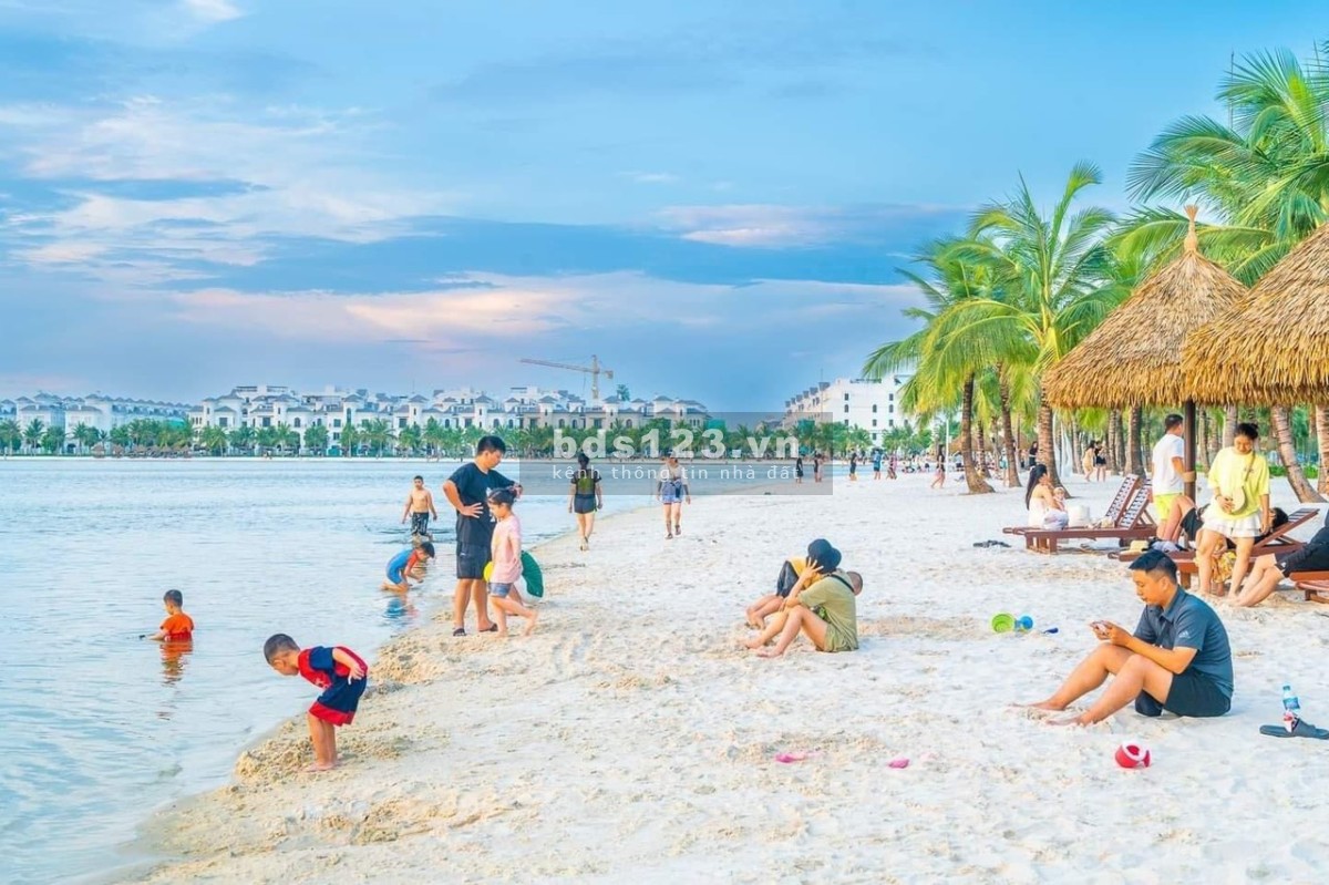Chính chủ gửi bán chung cư căn 2PN, 2VS 68m2 giá 1.7 tỷ tại Vinhomes Ocean Park LH: 0977 484 841