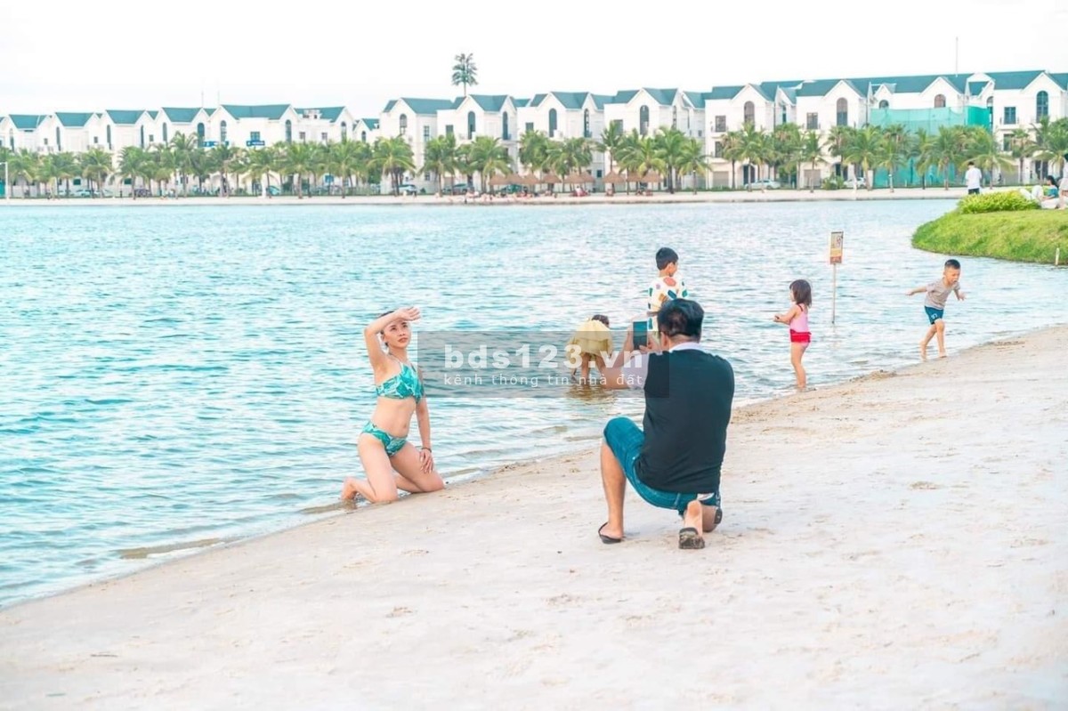 Chính chủ gửi bán chung cư căn 2PN, 2VS 68m2 giá 1.7 tỷ tại Vinhomes Ocean Park LH: 0977 484 841