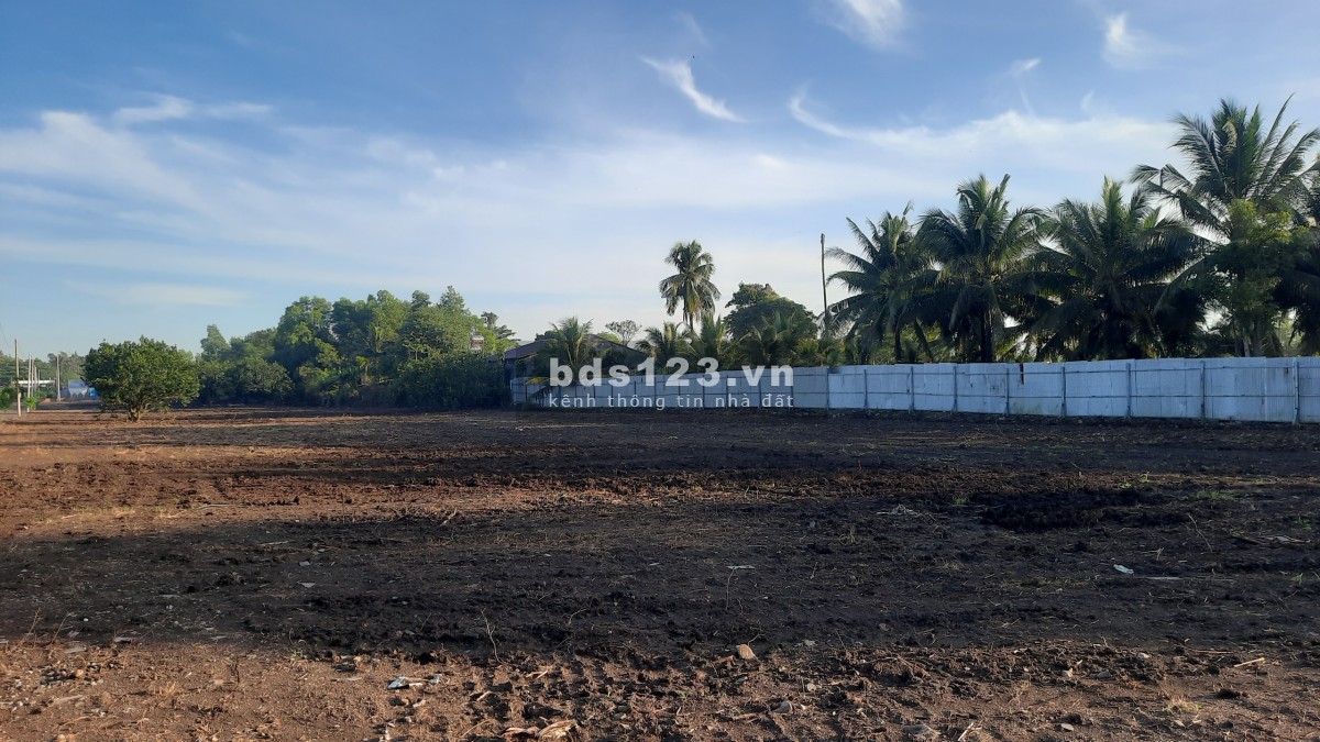 Đất full thổ cư, diện tích 325m2, cạnh suối, mặt tiền, Đồng Nai