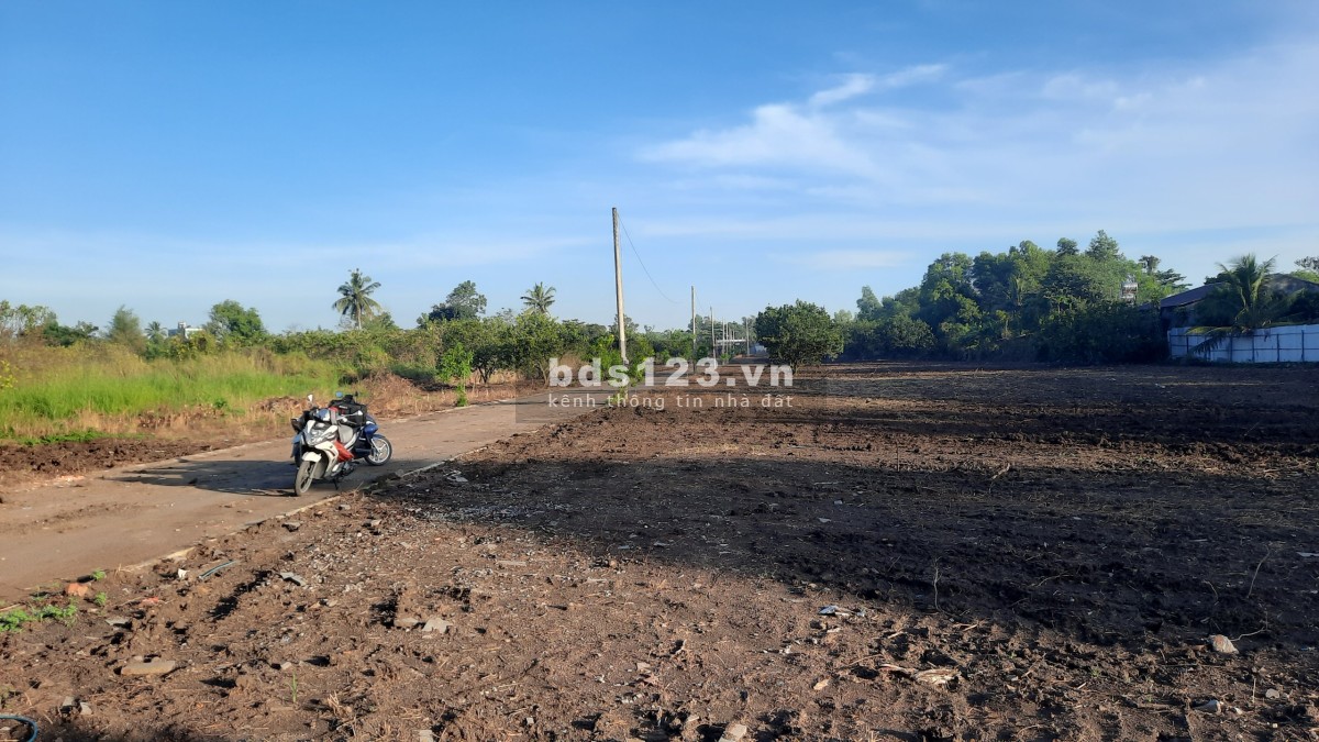 Đất full thổ cư, diện tích 325m2, cạnh suối, mặt tiền, Đồng Nai