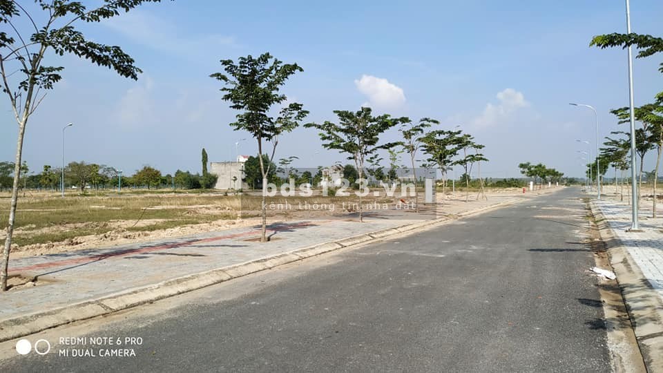 Bán đất nền mặt tiền đường Nguyễn Văn Linh đầy đủ tiện ích, diện tích 120m2 SHR tc