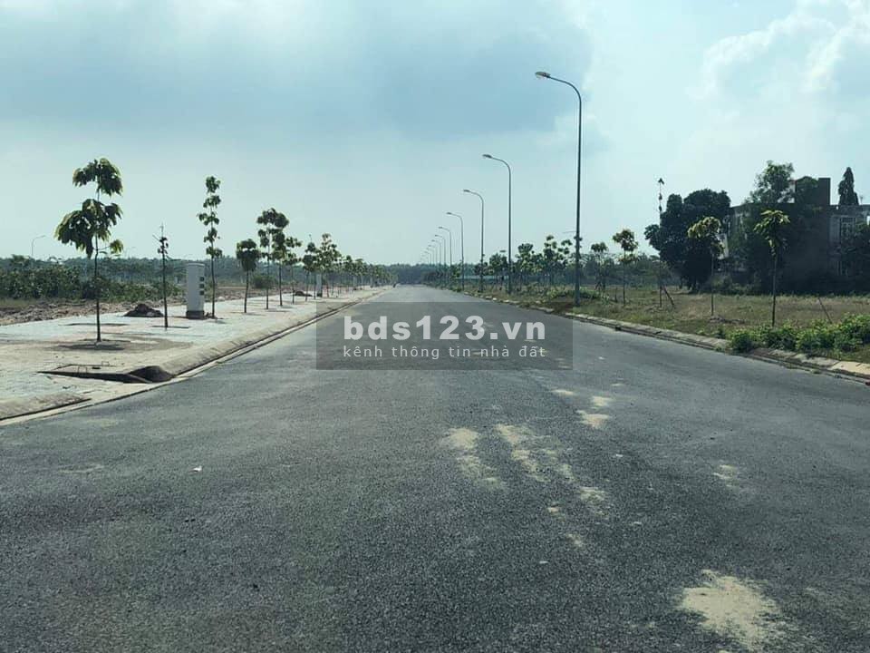 Bán đất nền mặt tiền đường Nguyễn Văn Linh đầy đủ tiện ích, diện tích 120m2 SHR tc