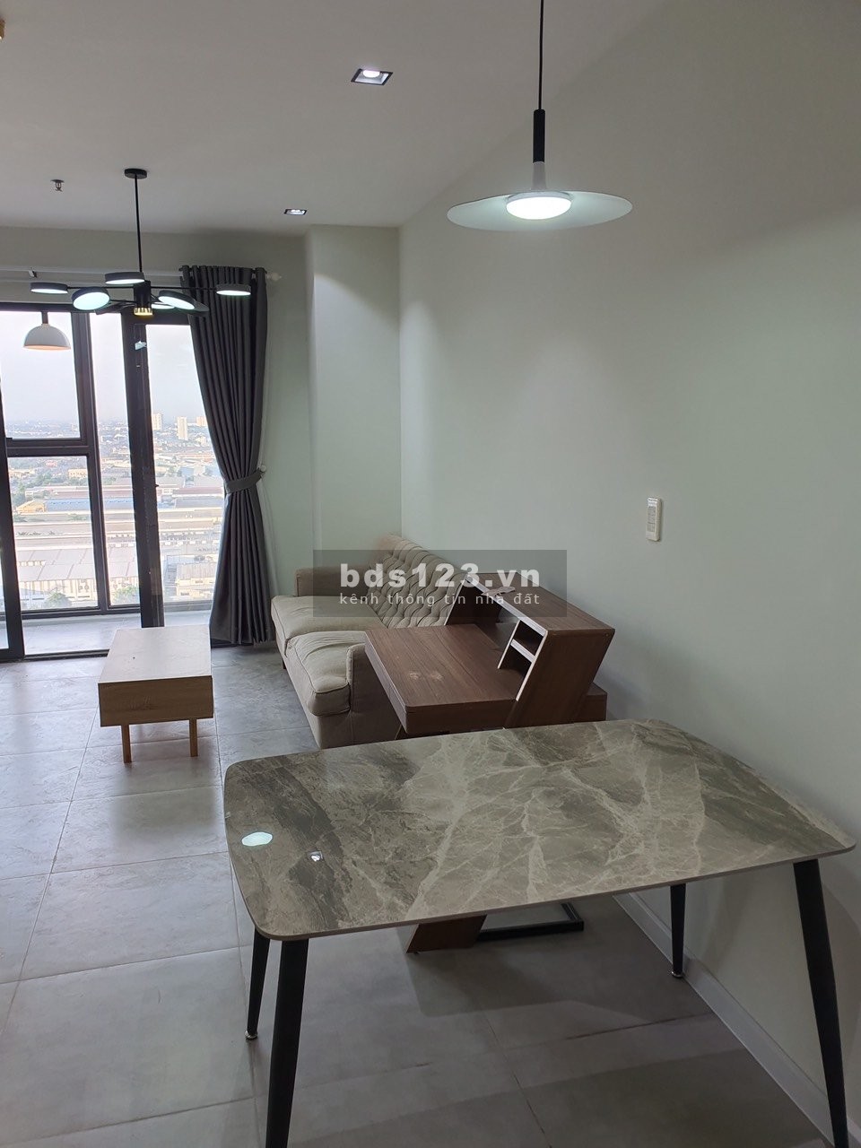 Cho thuê căn hộ cao cấp dự án Charm Plaza, căn 2PN + 1WC, giá 500 USD/tháng