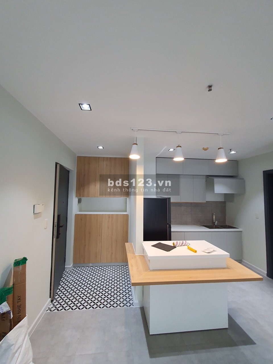 Cho thuê căn hộ cao cấp dự án Charm Plaza, căn 2PN + 1WC, giá 500 USD/tháng