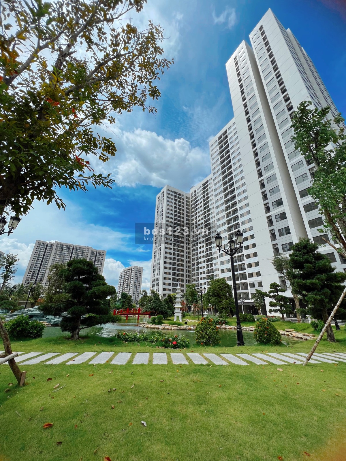 Cho thuê căn hộ 3PN dự án Vinhomes Quận9, view hồ cá koi, giá chỉ 6 triệu/tháng