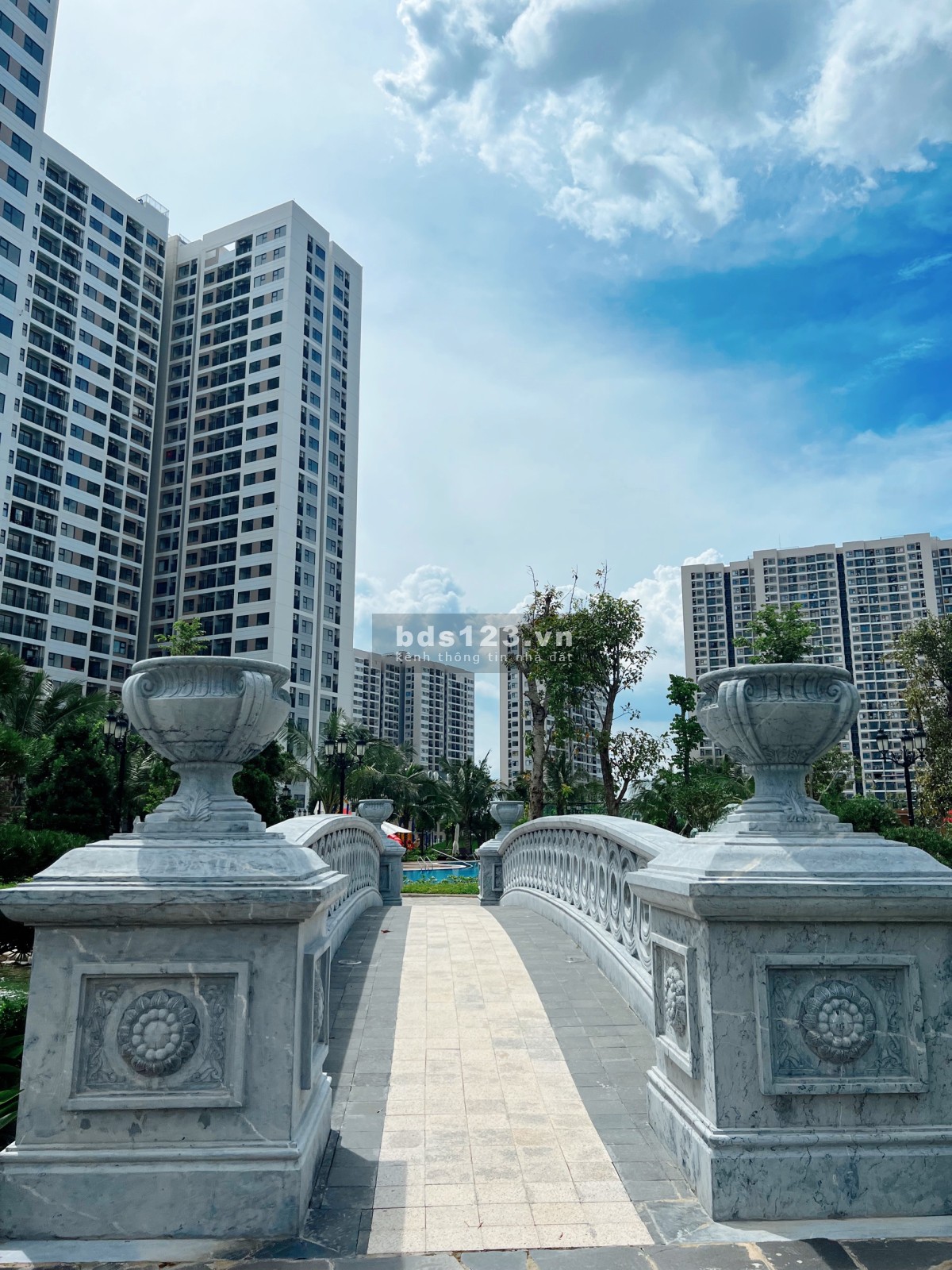 Cho thuê căn hộ 3PN dự án Vinhomes Quận9, view hồ cá koi, giá chỉ 6 triệu/tháng