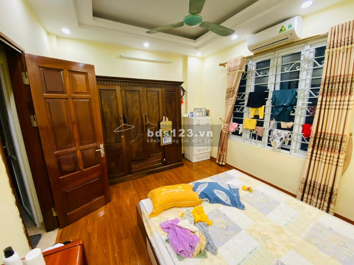 Bán nhà riêng Phố VIP Đống Đa, Nhà Đẹp,Sổ Hoa Hậu, DT45m2, 5 Tầng, MT 4,3m, Giá 7.2 Tỷ