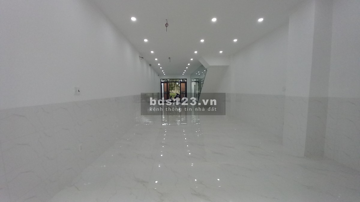 Bán Nhà Trung Tâm Thị Trấn Trảng Bom. Đối Diện Công Viên
