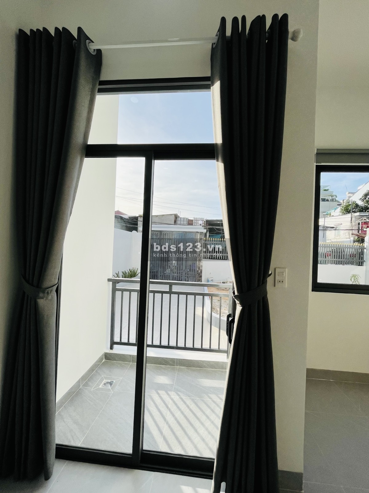 Cho thuê Căn Hộ DV 100% mới ( Biệt Thự ), View Rộng Thoáng, Đ.Tây Hoà, Phước Long A, Q9. Giá chỉ 5tr