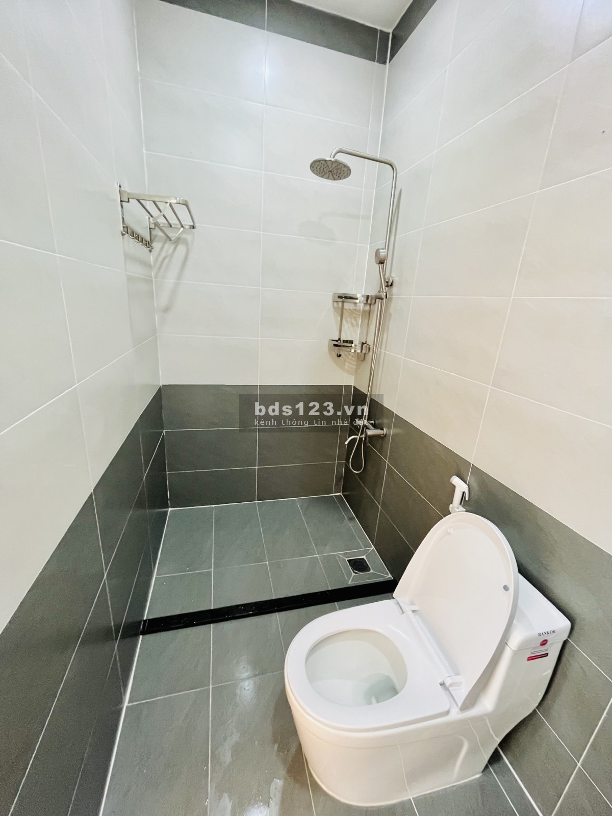 Cho thuê Căn Hộ DV 100% mới ( Biệt Thự ), View Rộng Thoáng, Đ.Tây Hoà, Phước Long A, Q9. Giá chỉ 5tr
