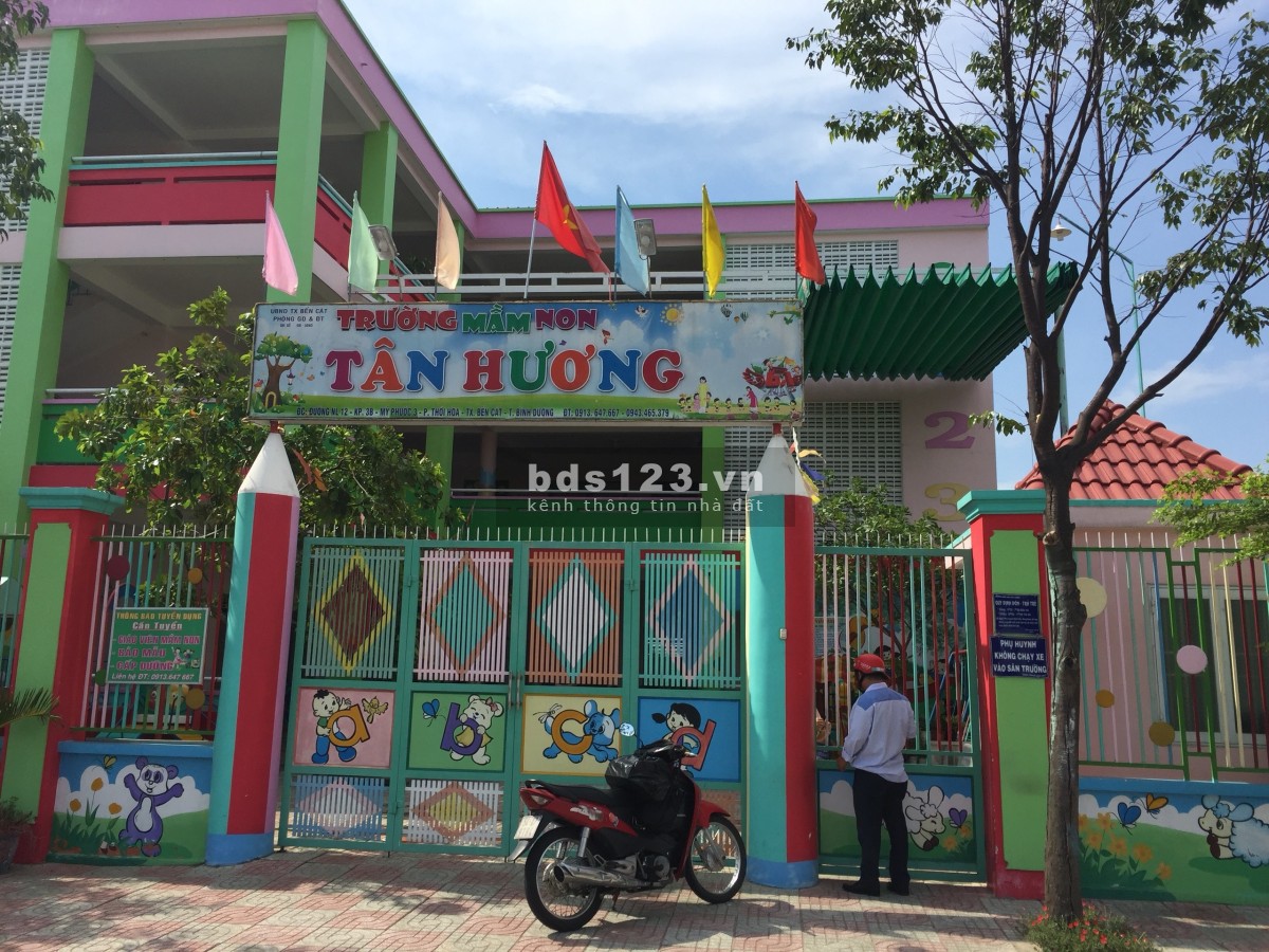 Chính chủ bán đất gấp 10x30m, đất hổ cư sổ hồng riêng, sát trung tâm hành chính Mỹ Phước 3