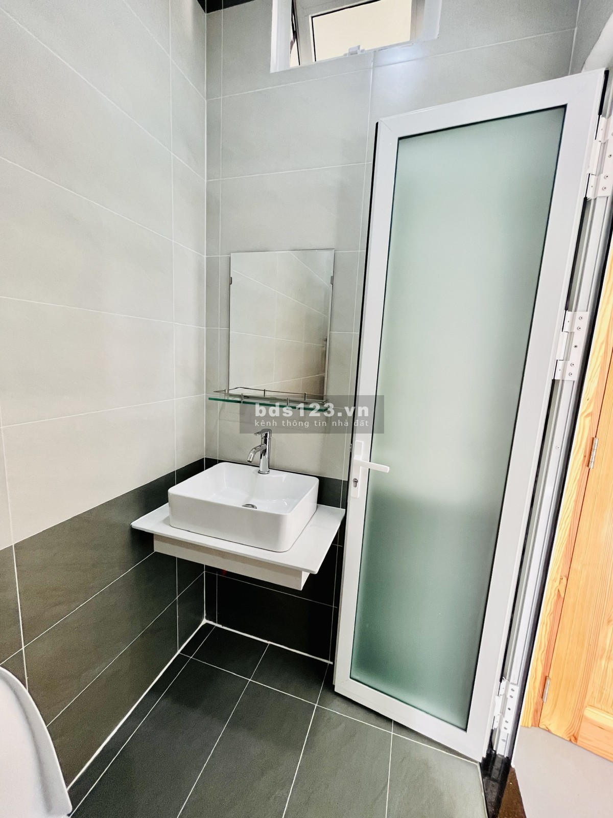 Cho thuê Căn Hộ DV 100% mới ( Biệt Thự ), View Rộng Thoáng, Đ.Tây Hoà, Phước Long A, Q9. Giá chỉ 5tr