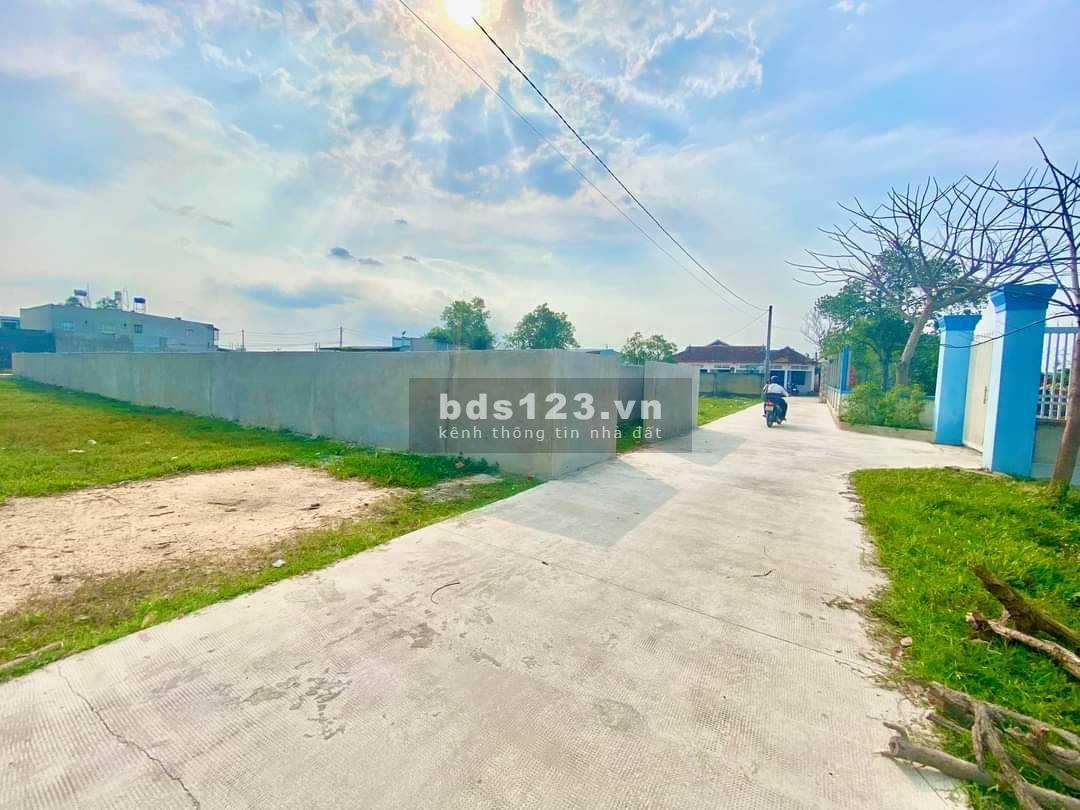 Chính chủ cần bán 2 lô đất 2 mặt tiền full thổ cư sổ sẵn gần ngã 3 mỹ hạnh