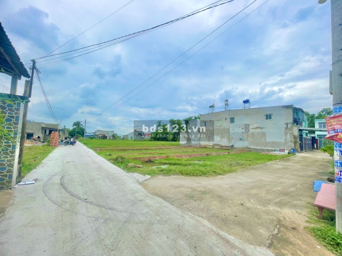 Chính chủ cần bán 2 lô đất 2 mặt tiền full thổ cư sổ sẵn gần ngã 3 mỹ hạnh