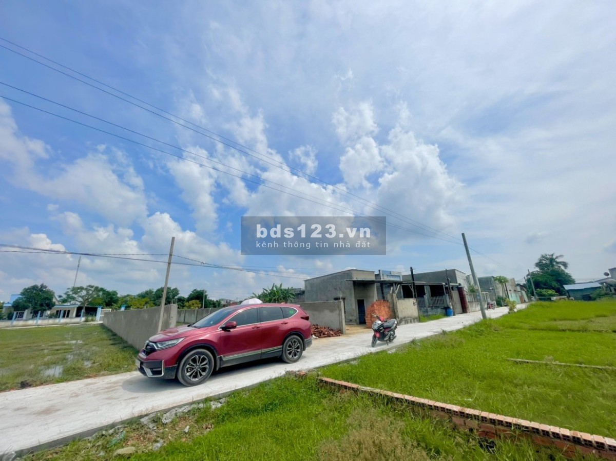 Chính chủ cần bán 2 lô đất 2 mặt tiền full thổ cư sổ sẵn gần ngã 3 mỹ hạnh