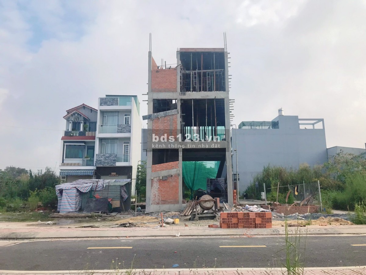 Ngộp nợ ngân hàng bán đất cắt lỗ 3 lô mặt tiền chợ, giá thấp nhất khu vực Bình Tân, sổ hồng riêng