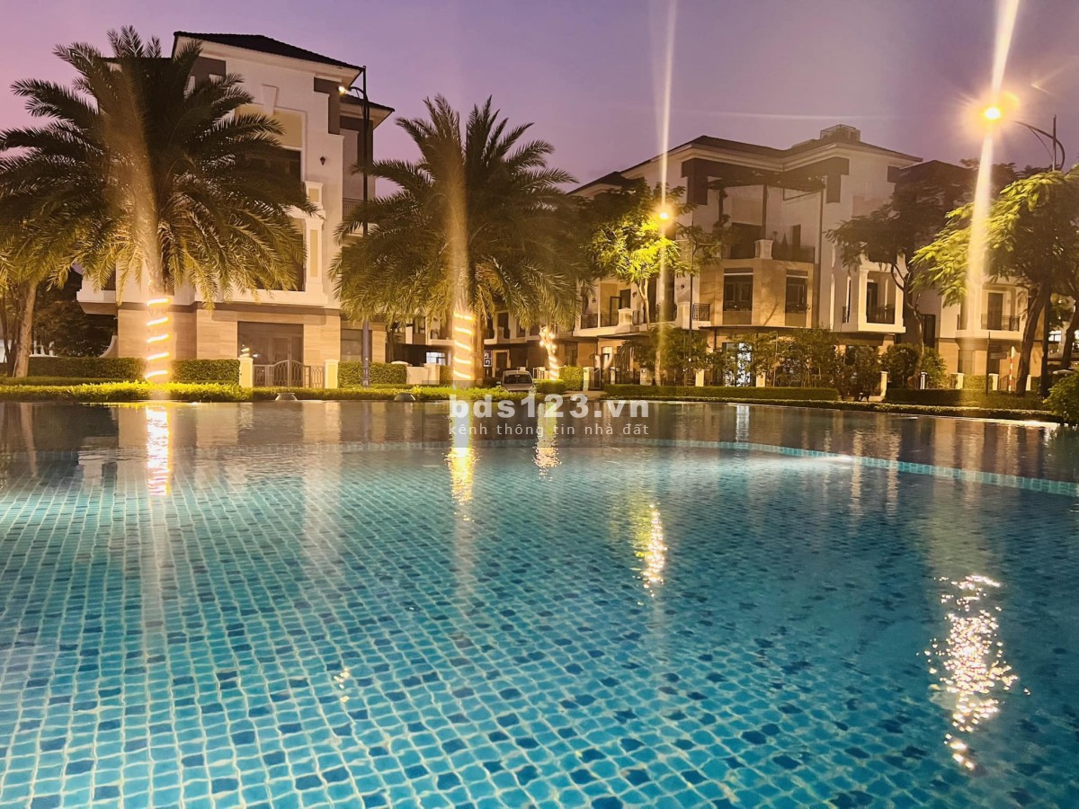 Bán căn biệt thự Verosa Park - Khang Điền, DT 85m², vị trí thoáng mát, FULL nội thất cao cấp