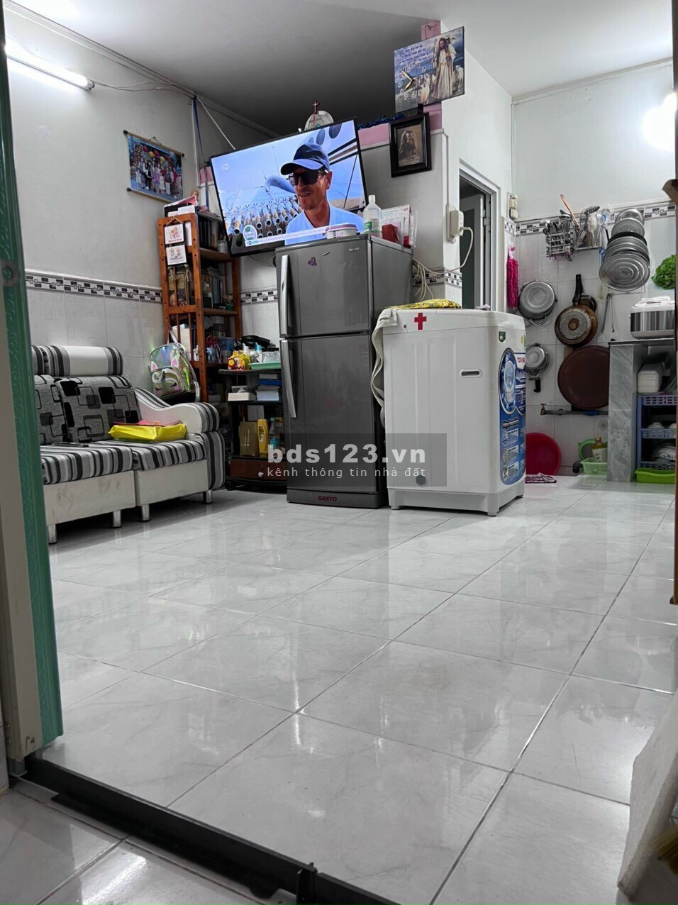 Bán nhà Q7 1tret 1lau sổ riêng giá:1,9ty hẻm 487 huỳnh tấn phát