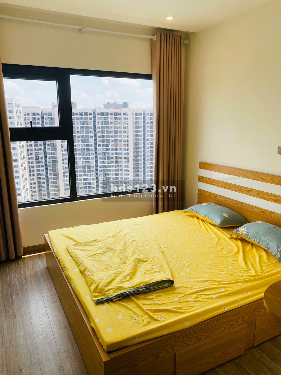HOT - Bán căn hộ Vinhomes Ocean Park giá rẻ, Căn 2PN + 1WC view chếch Hồ giá chỉ 1,57 tỷ