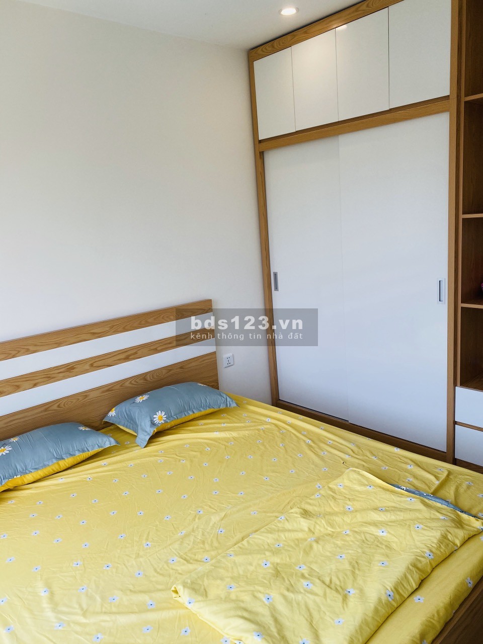HOT - Bán căn hộ Vinhomes Ocean Park giá rẻ, Căn 2PN + 1WC view chếch Hồ giá chỉ 1,57 tỷ