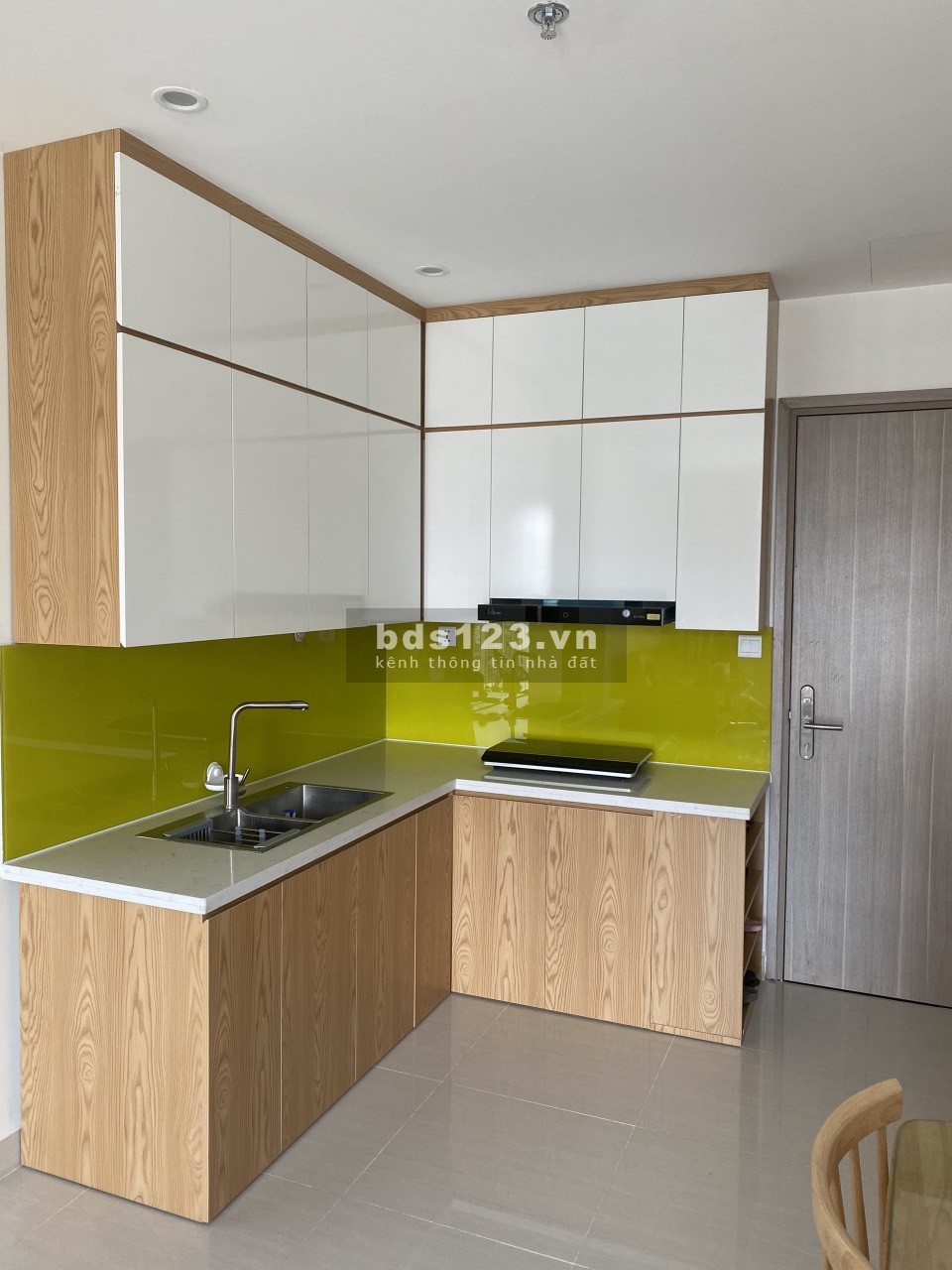 HOT - Bán căn hộ Vinhomes Ocean Park giá rẻ, Căn 2PN + 1WC view chếch Hồ giá chỉ 1,57 tỷ