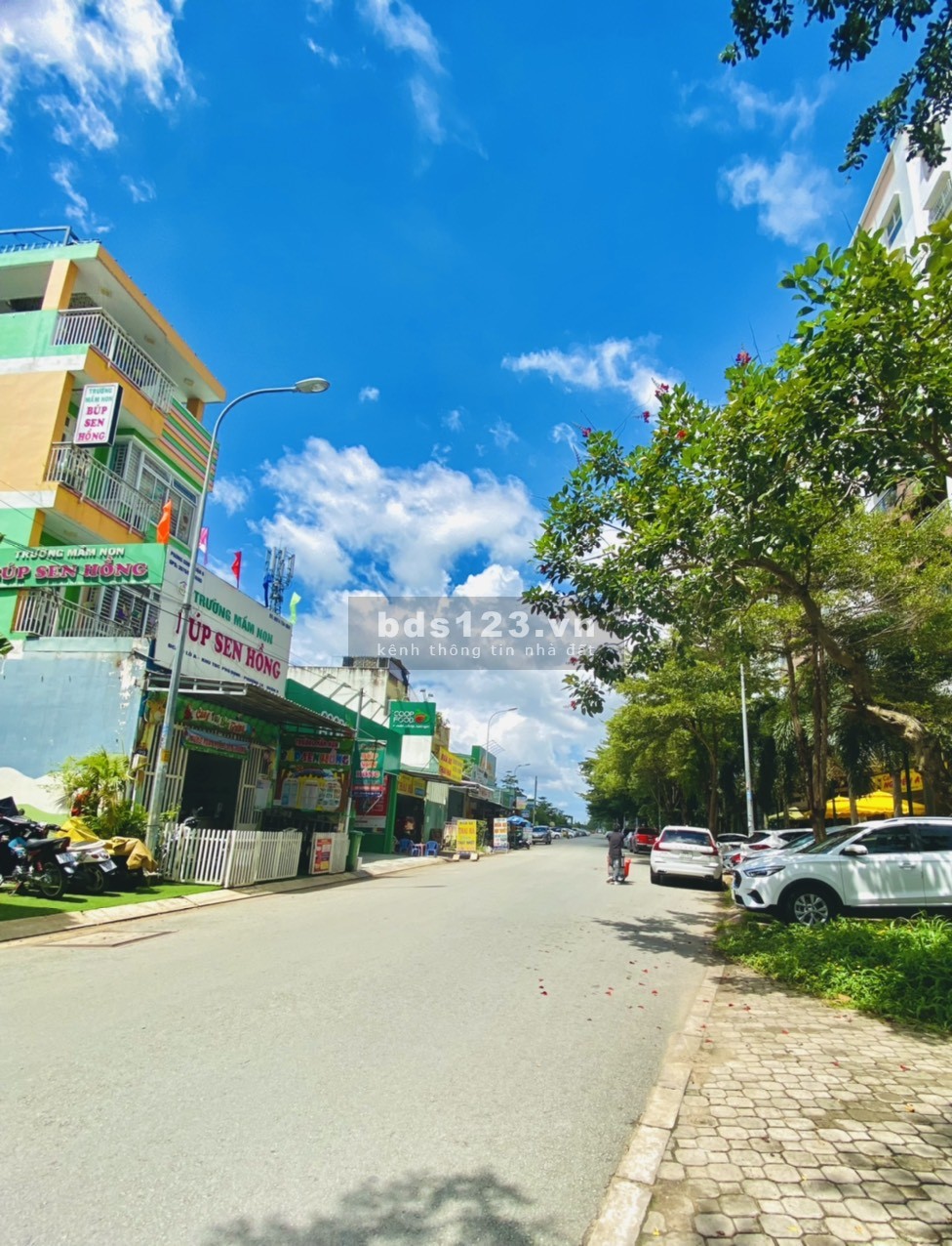 Cắt lỗ 500 triệu bán đất mặt tiền đường Võ Văn Kiệt 72.2m², đường trước nhà 12m, KDC đông đúc