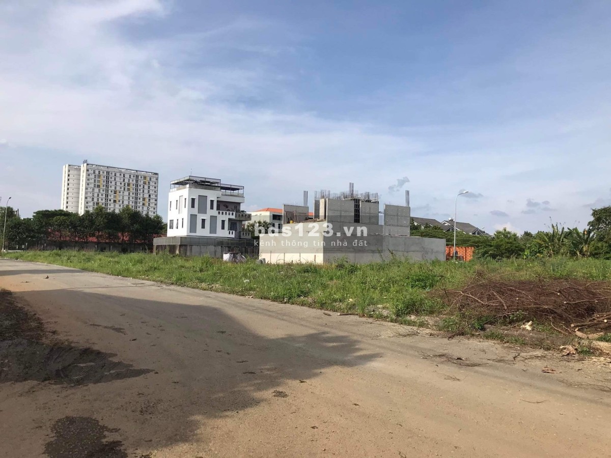 Cho thuê đất đường lớn: Xưởng, nhà trọ, kinh doanh,... DT 13x18,5m, khu Phú Nhuận Q9, 7,5tr/1th.
