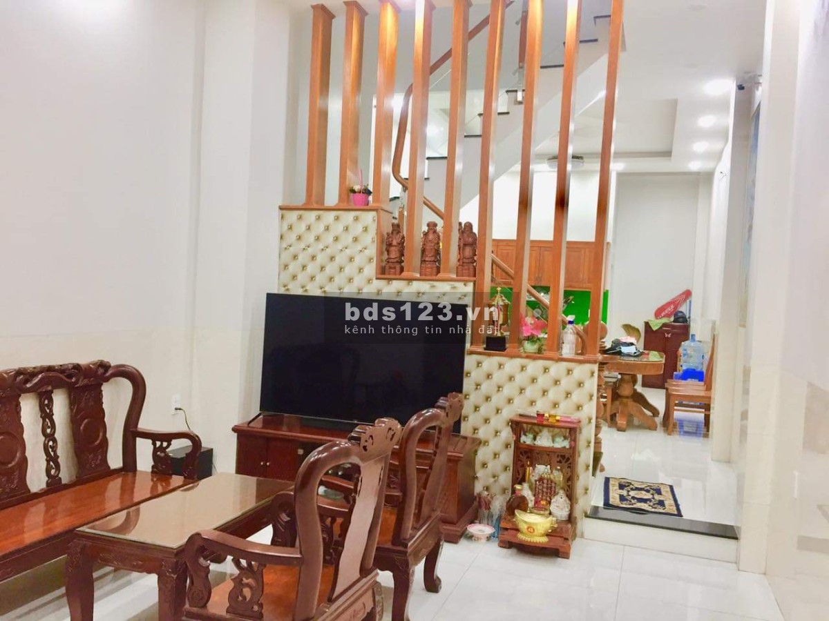 Bán nhà riêng Phạm Văn Chiêu, Phường 14, Khu phân lô, xe hơi ngủ trong nhà