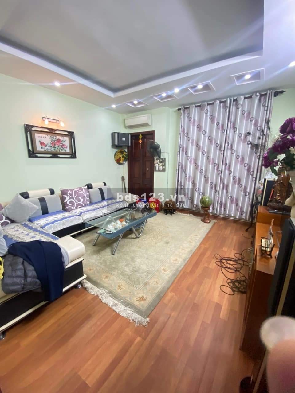 Bán nhà Minh Khai dt 52m2 xây 4 tầng liên hệ 0947720706