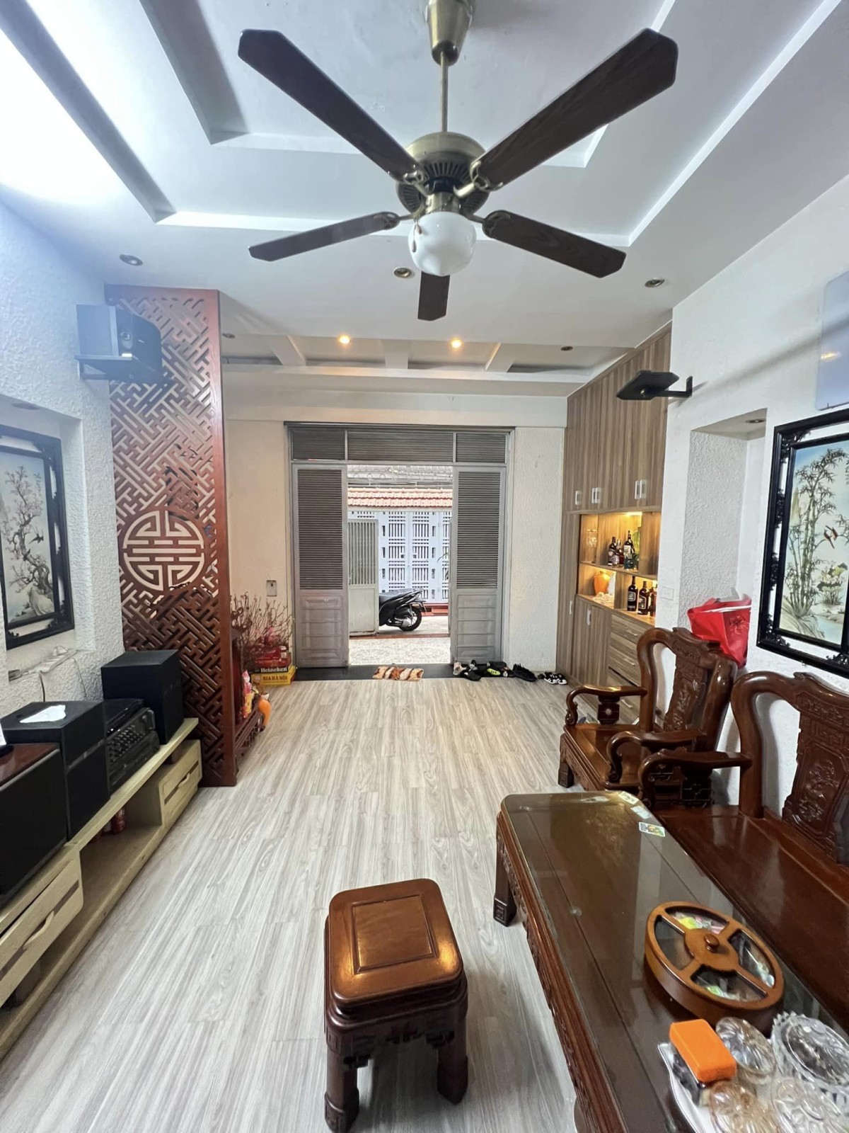 Bán nhà đẹp Hoàng Quốc Việt, Cầu Giấy, DT 40m² x 4 tầng, ngõ 3 gác thoáng