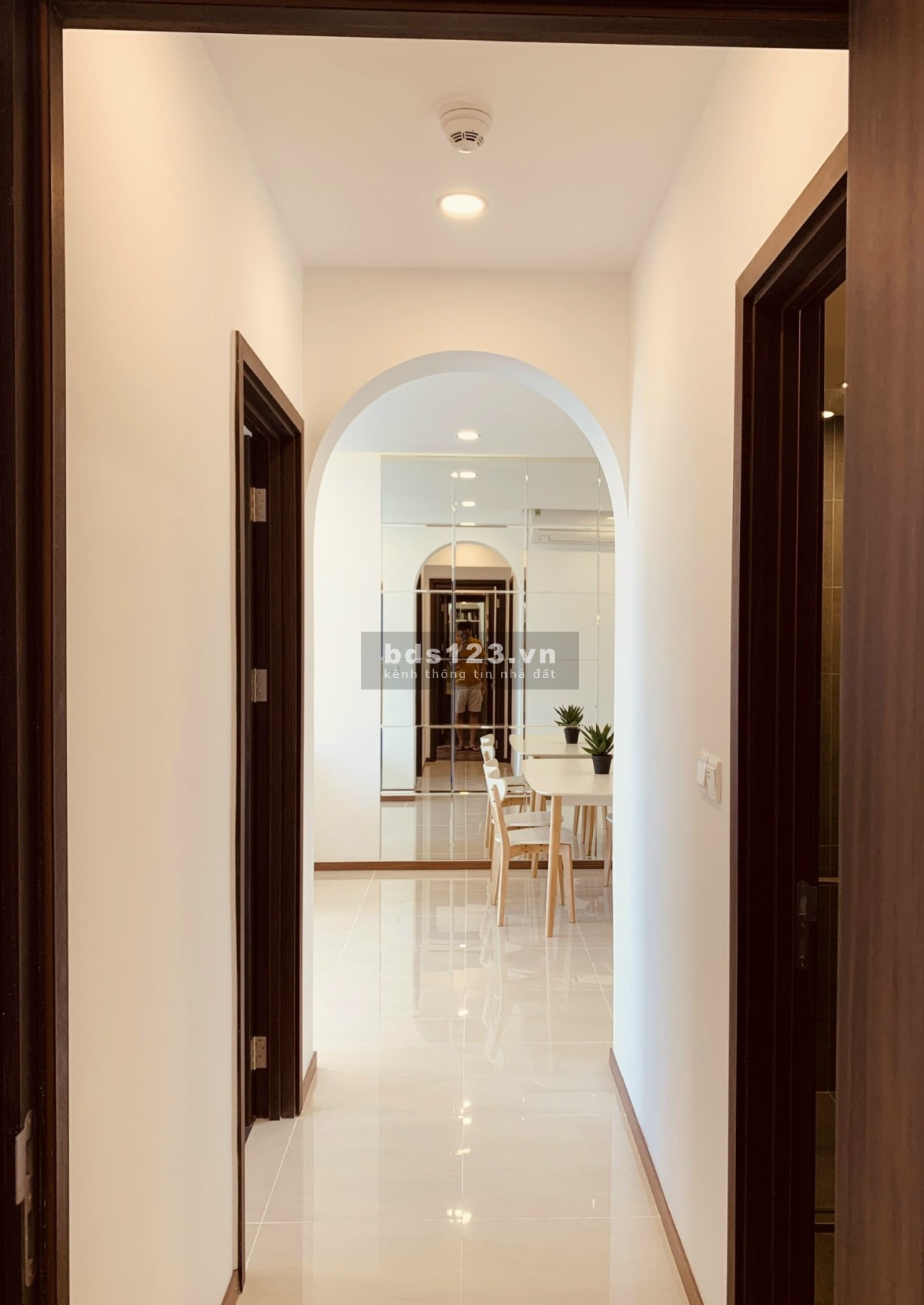 Bán căn hộ 2pn 2wc chính chủ view full sông tiện ích đủ