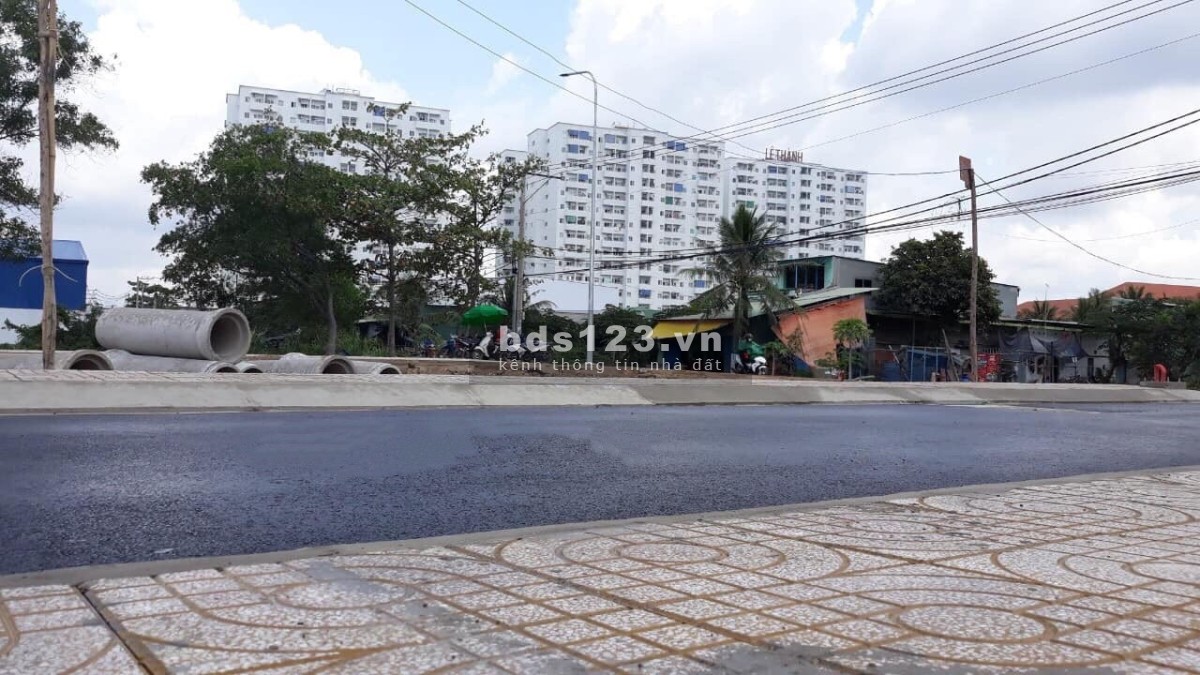 Bán lô đất mặt tiền Hồ Văn Long, DT 6 x 20m, giá 3 tỷ 1 đối diện THPT Bình Tân