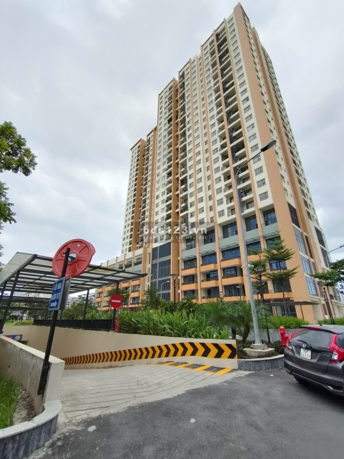 Cho thuê văn phòng diện tích từ 100m2 giá tốt tiện nghi