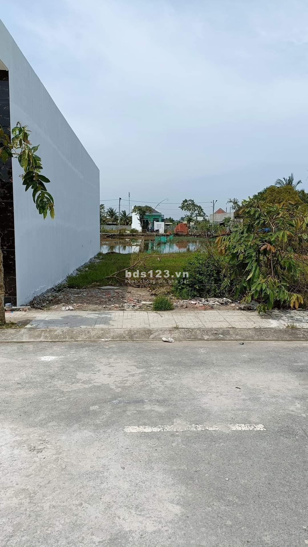 Cần bán gấp lô đất diện tích 110m2, giá 1.6 tỷ, để trả nợ ngân hàng