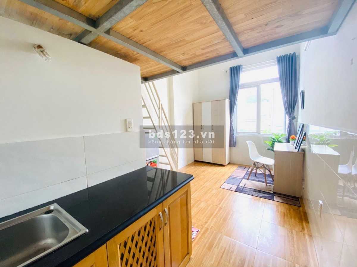 Cho Thuê Căn Hộ Gác Xép có bố trí Cửa Sổ Lớn View Đẹp