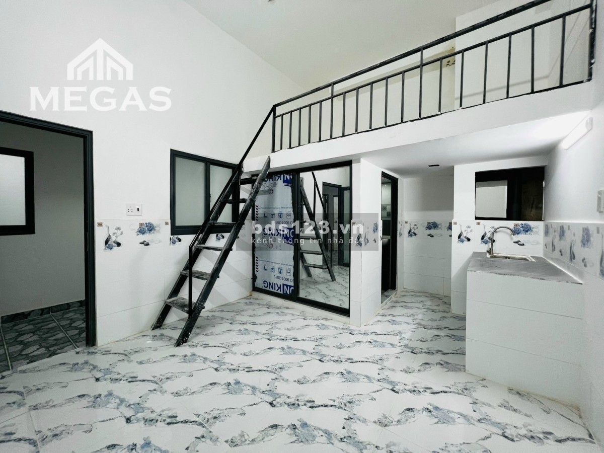 Phòng Mới Xây Gác Cao Rộng Ngay Gần Ngã Tư Bốn Xã