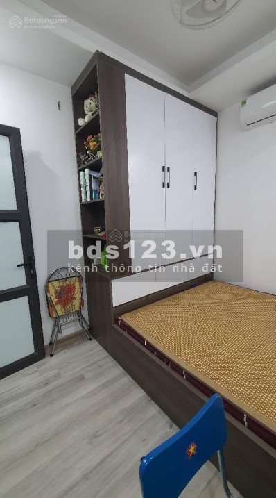 Bán nhà riêng Doãn Kế Thiện 35m2 x 5 tầng khung BTCT, ngõ nông, chủ tặng hết nội thất giá 4 tỷ 2
