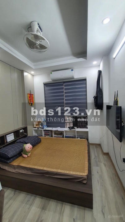 Bán nhà riêng Doãn Kế Thiện 35m2 x 5 tầng khung BTCT, ngõ nông, chủ tặng hết nội thất giá 4 tỷ 2