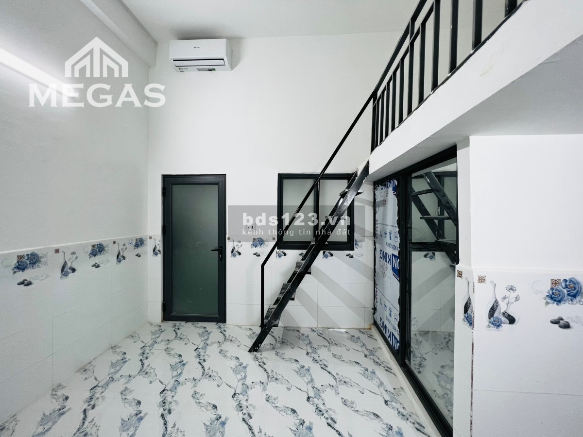 Phòng Mới Xây Gác Cao Rộng Ngay Gần Ngã Tư Bốn Xã