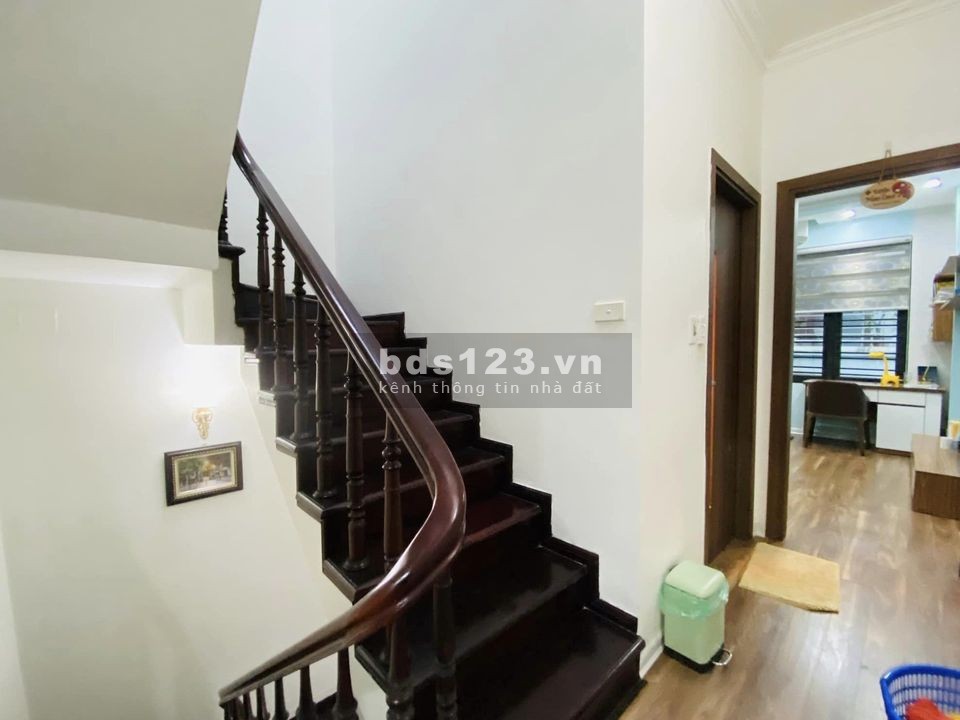 Bán nhà Trung Tâm Thạch Bàn Long Biên, gara ô tô 7 chỗ hàng xóm Garden City chỉ 4 tỷ, lh 0925201096