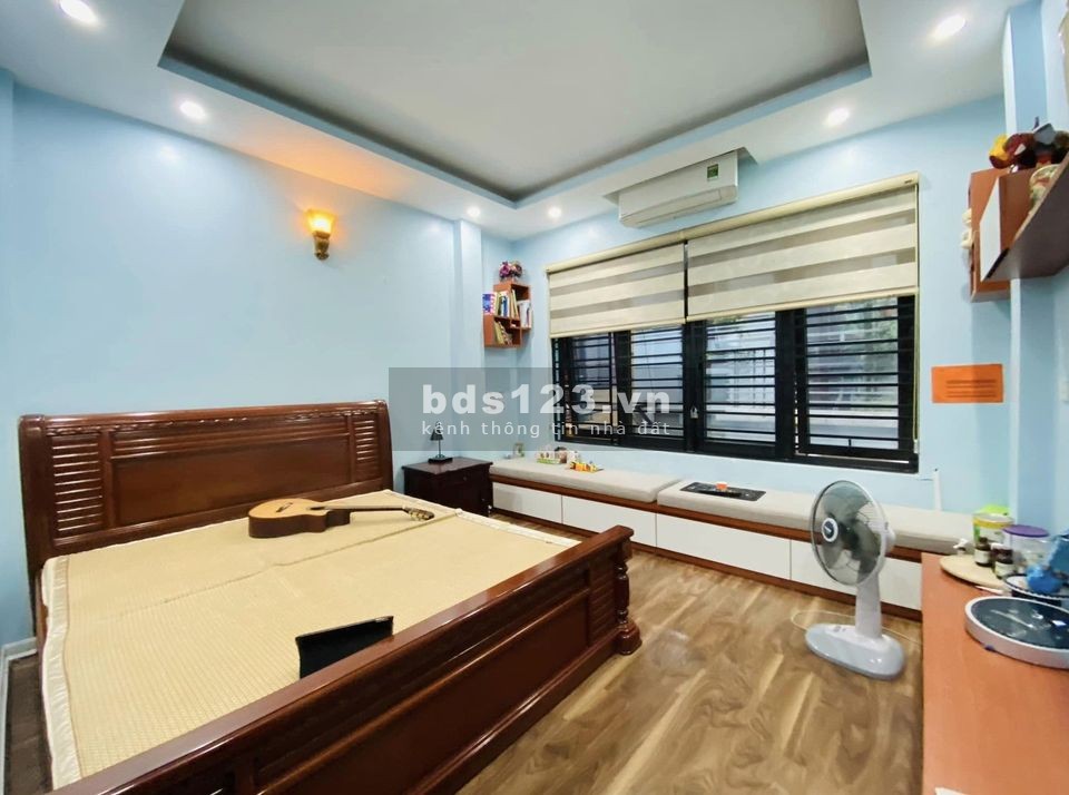 Bán nhà Ngọc Trì Thạch Bàn, Long Biên, mặt ngõ ô tô vào nhà cực hiếm, dt 45m2, 5 tầng nhỉnh 4 tỷ