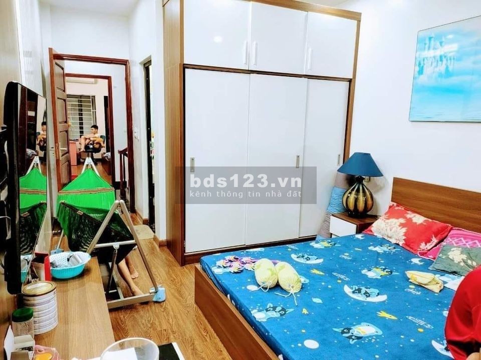 Bán nhà Thạch bàn, ngõ ô tô,40m 5 tầng, 3.8 tỷ khu dân cư an ninh tốt