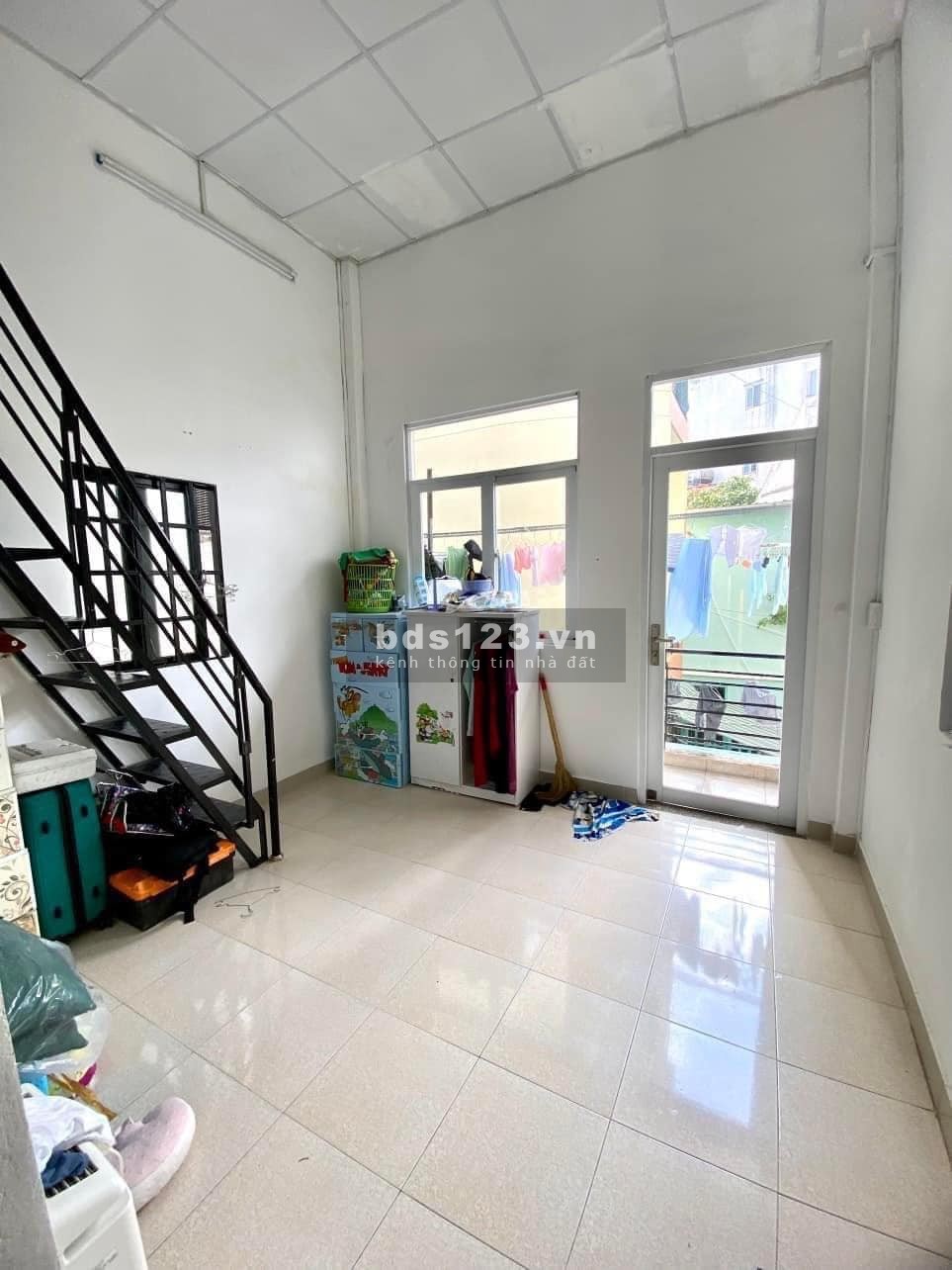 Cách hẻm xe hơi chỉ 5 bước chân khu vực an ninh, dt 37m2, chỉ 5.5 tỷ