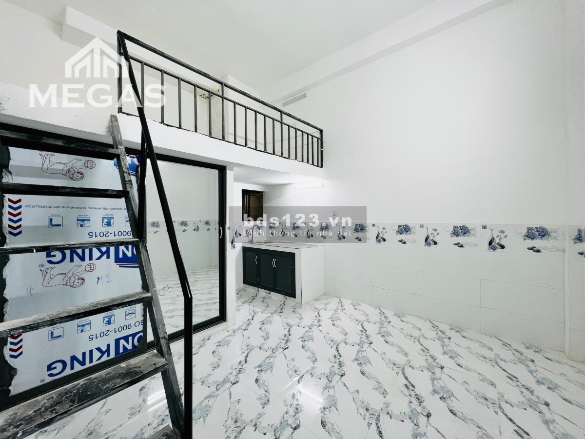Phòng Mới Xây Gác Cao Rộng Ngay Gần Ngã Tư Bốn Xã