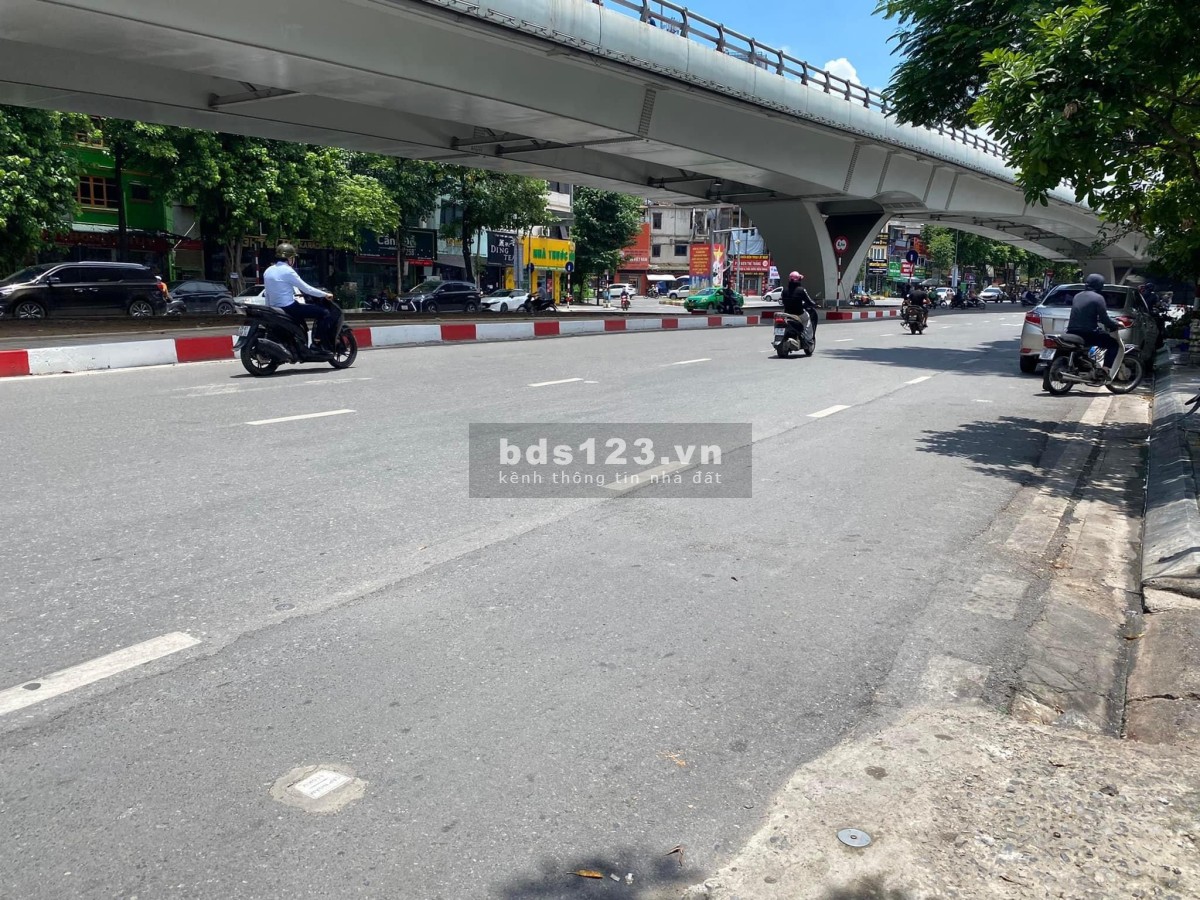 Bán nhà mặt tiền Trường Chinh 196m2, Mặt tiền/hậu 7.5/8 - 3 thoáng vĩnh viễn. O869565859. 45 tỷ (TL)