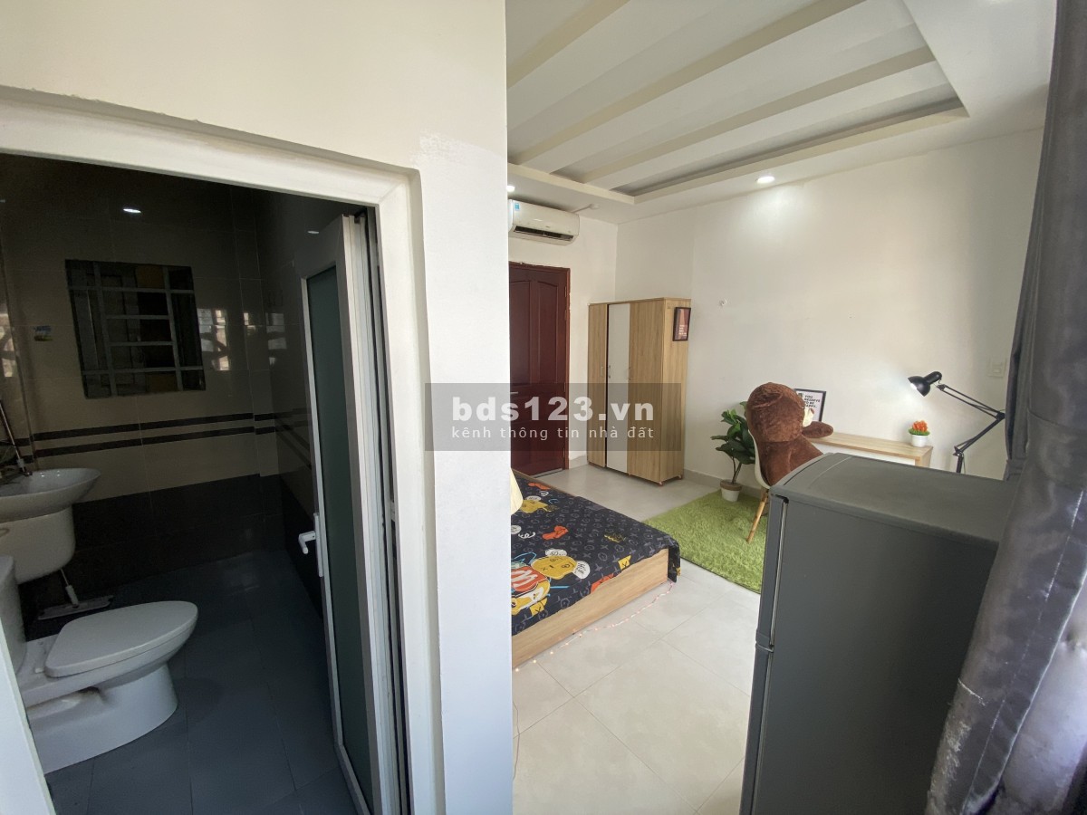 Cho thuê căn Studio có ban công cửa sổ lớn, FULL nội thất, dọn vào ở ngay