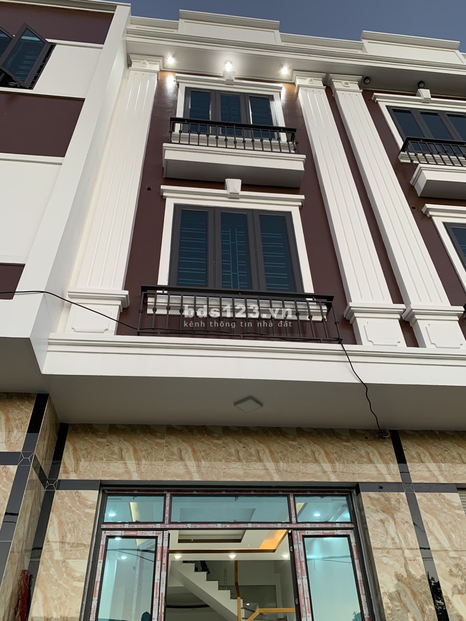 Bán Nhà 3 tầng mặt đường ô tô tránh - Phù Liễn - Kiến An