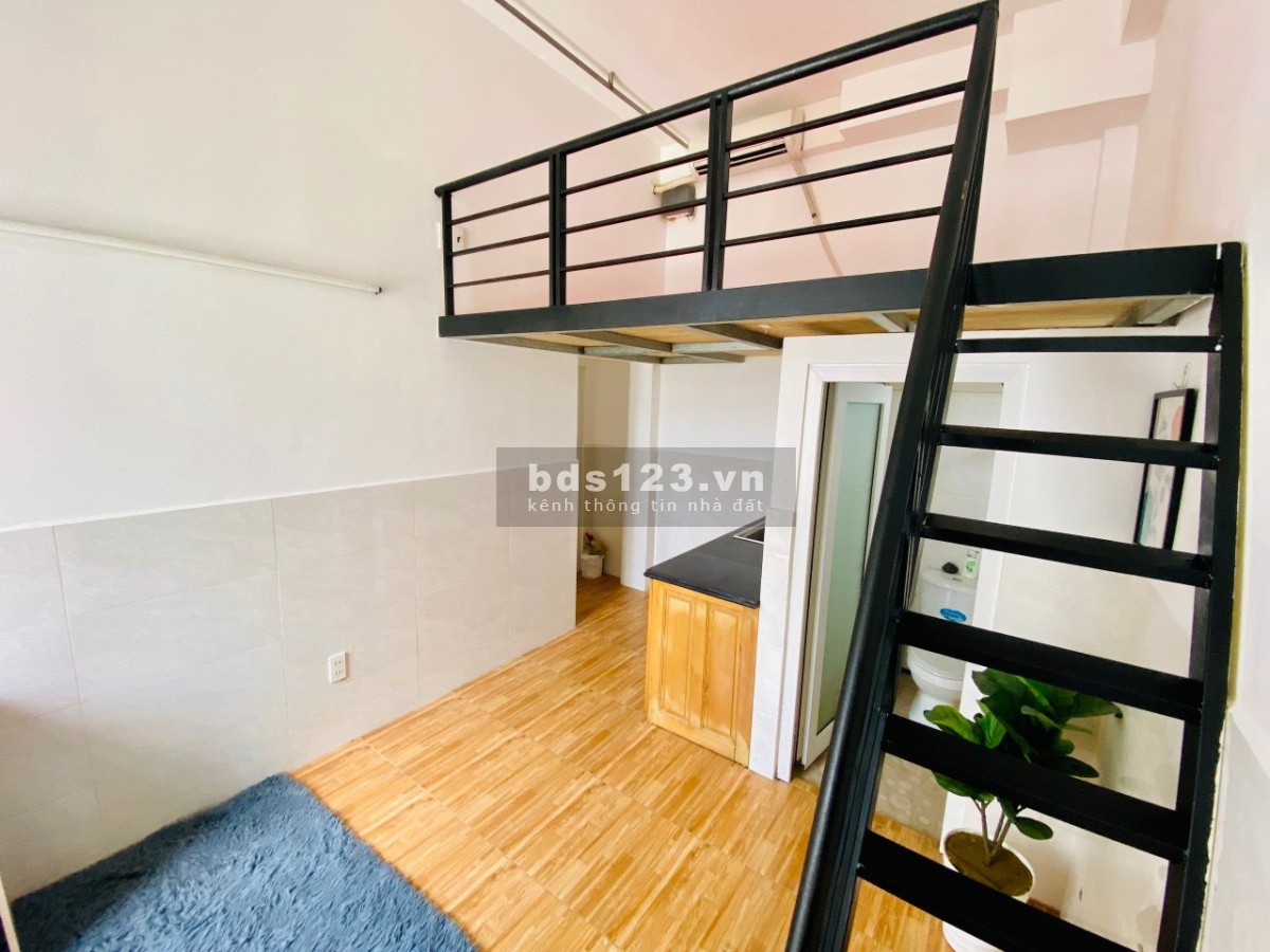 Cho Thuê Căn Hộ Gác Xép có bố trí Cửa Sổ Lớn View Đẹp