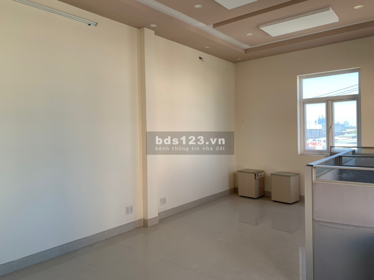 Cho thuê gấp 2000m2 kho, mặt bằng kinh doanh Nguyễn Ảnh Thủ, Hiệp Thành, Quận 12