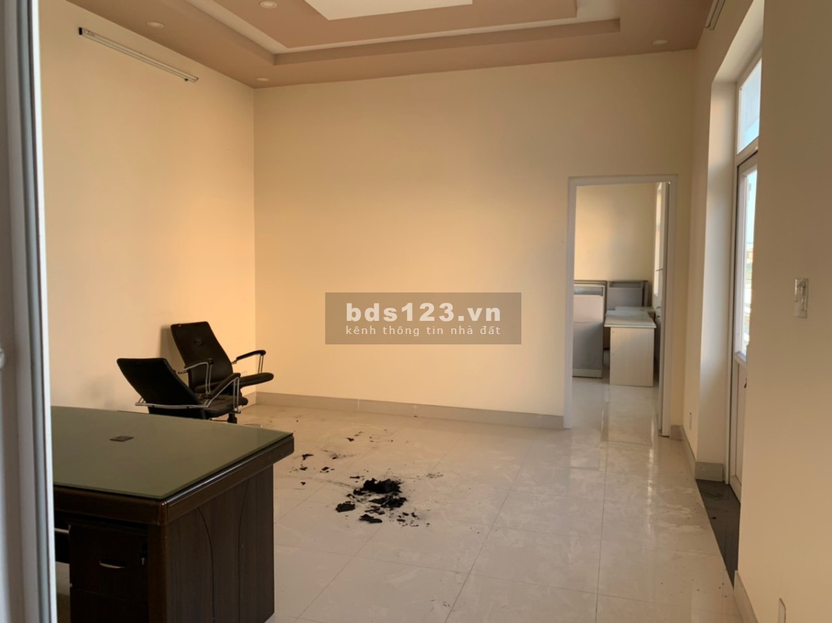 Cho thuê gấp 2000m2 kho, mặt bằng kinh doanh Nguyễn Ảnh Thủ, Hiệp Thành, Quận 12